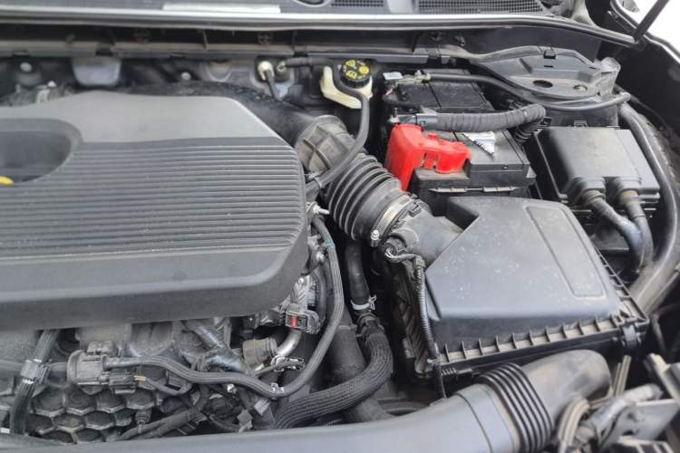 Used Lincoln Corsair 2020 2.0T Two-Wheel Drive Luxury Edition Engine Bay Left