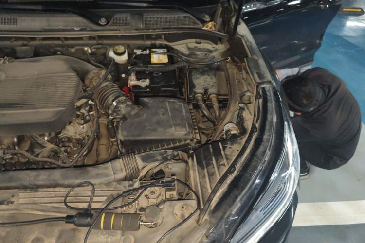 Used Lincoln Corsair 2020 2.0T Two-Wheel Drive Luxury Edition Engine Bay Left