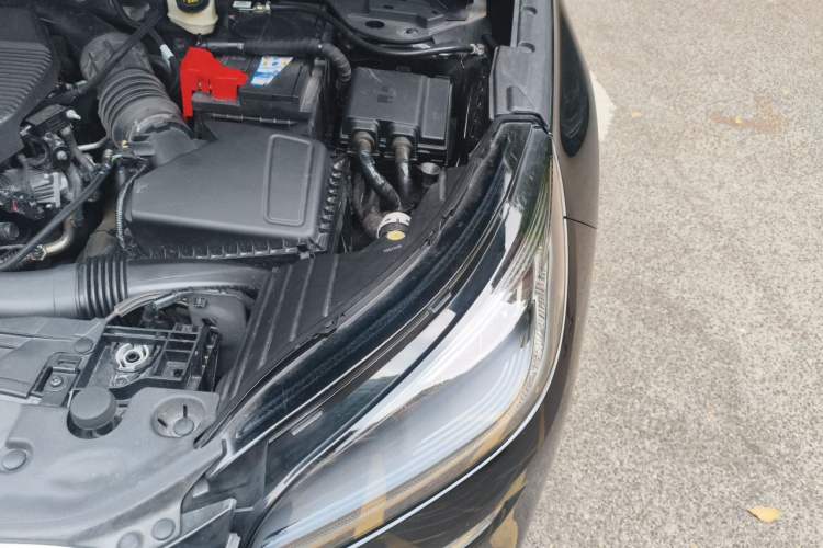 Used Lincoln Corsair 2020 2.0T Two-Wheel Drive Luxury Edition Engine Bay Left