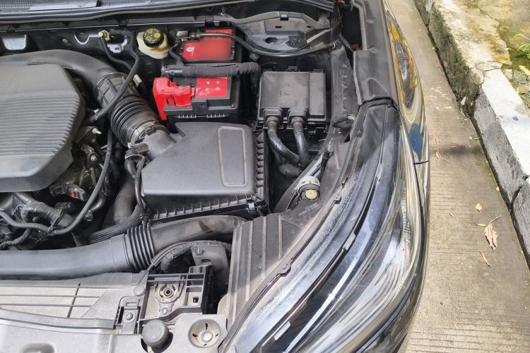Used Lincoln Corsair 2020 2.0T Two-Wheel Drive Luxury Edition Engine Bay Left
