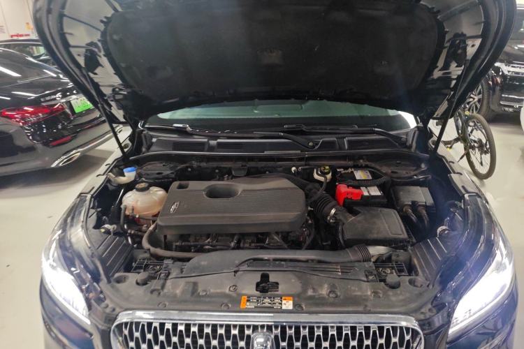 Used Lincoln Corsair 2020 2.0T Two-Wheel Drive Luxury Edition Engine Bay