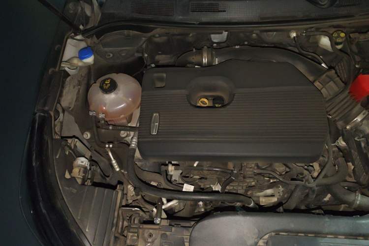 Used Lincoln Corsair 2020 2.0T Two-Wheel Drive Zunyue Edition Engine Bay Right