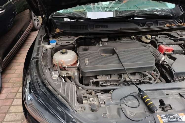 Used Lincoln Corsair 2020 2.0T Two-Wheel Drive Luxury Edition Engine Bay Right