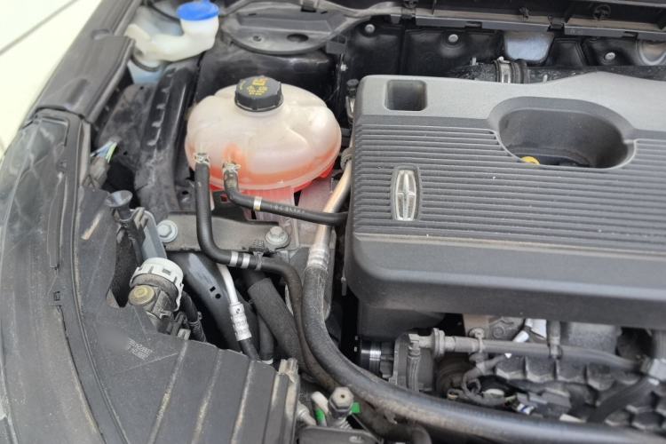 Used Lincoln Corsair 2020 2.0T Two-Wheel Drive Luxury Edition Engine Bay Right