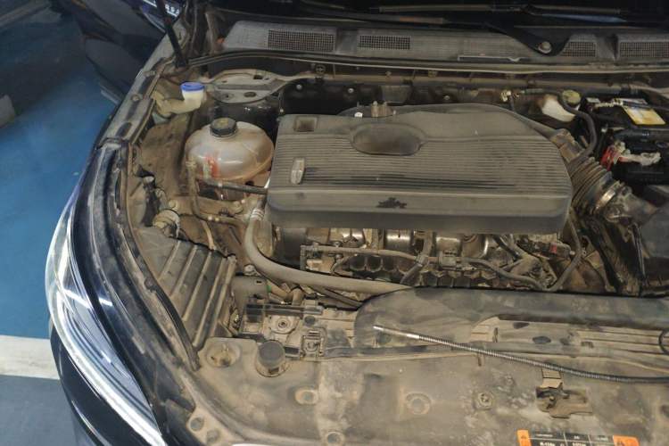 Used Lincoln Corsair 2020 2.0T Two-Wheel Drive Luxury Edition Engine Bay Right