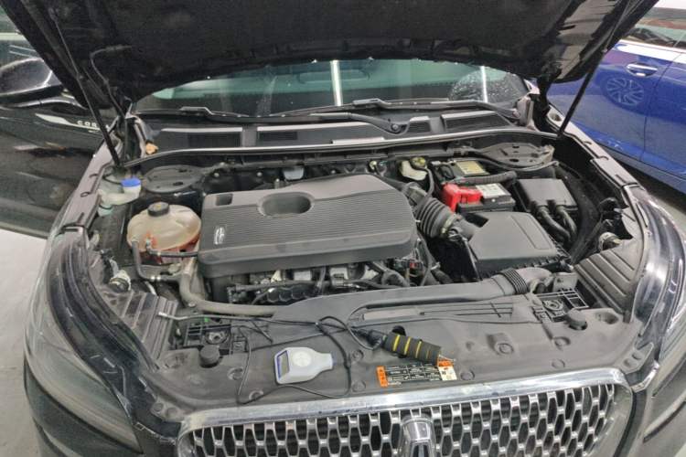 Used Lincoln Corsair 2020 2.0T Two-Wheel Drive Luxury Edition Engine Bay