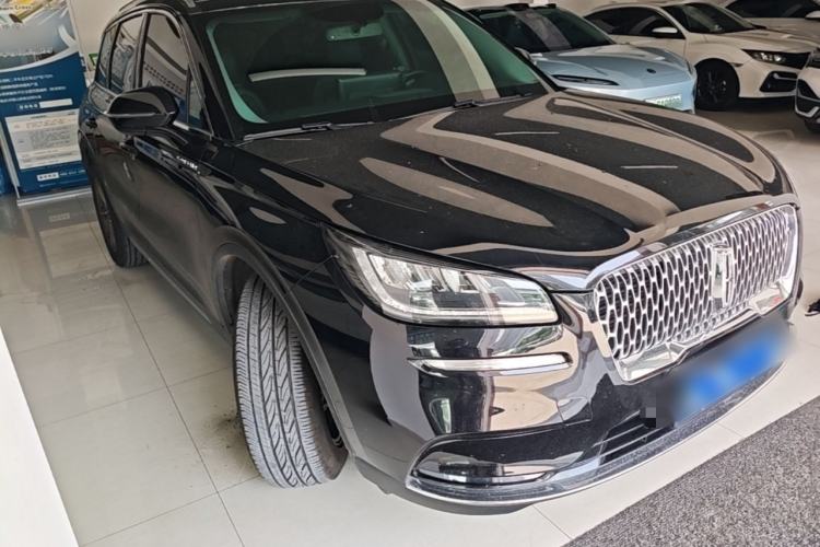 Used Lincoln Corsair 2020 2.0T Two-Wheel Drive Luxury Edition Front Right 45 Deg