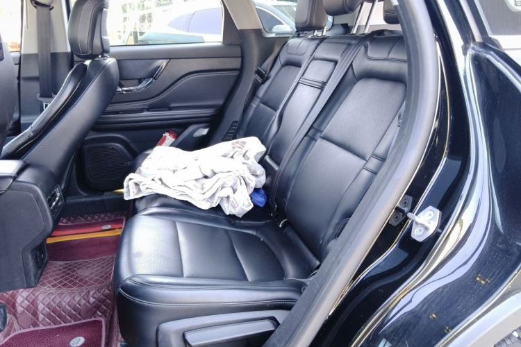 Used Lincoln Corsair 2020 2.0T Two-Wheel Drive Luxury Edition Interior 4