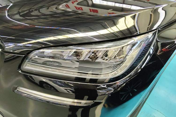 Used Lincoln Corsair 2020 2.0T Two-Wheel Drive Luxury Edition Left Front Headlight