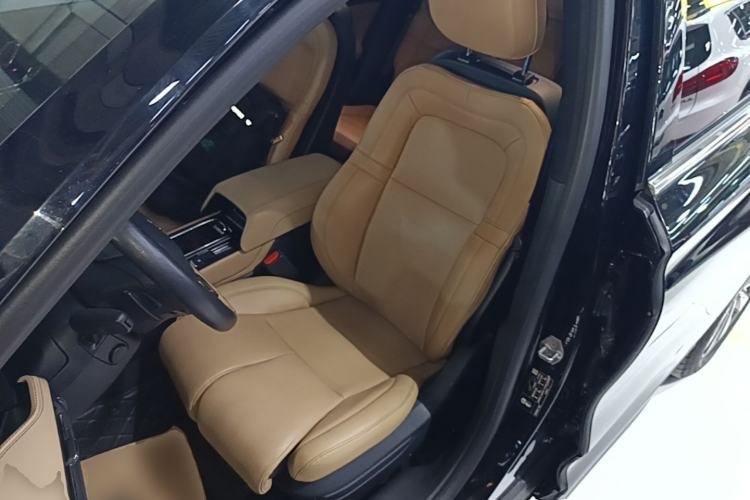 Used Lincoln Corsair 2020 2.0T Four-Wheel Drive Prestige Edition Left Front Seat