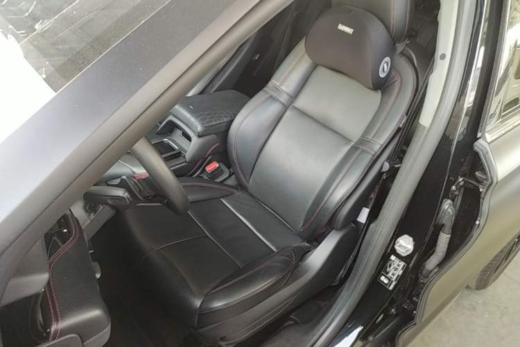 Used Lincoln Corsair 2020 2.0T Two-Wheel-Drive Black Knight Limited Edition Left Front Seat