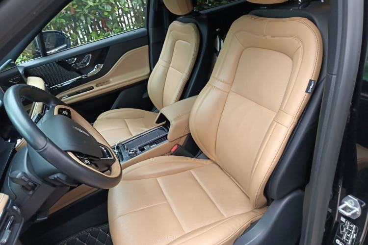 Used Lincoln Corsair 2020 2.0T Two-Wheel Drive Luxury Edition Left Front Seat