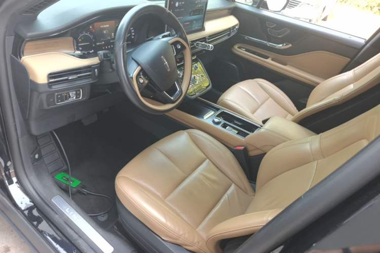 Used Lincoln Corsair 2020 2.0T Two-Wheel Drive Luxury Edition Left Front Seat