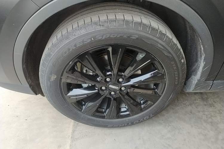 Used Lincoln Corsair 2020 2.0T Two-Wheel-Drive Black Knight Limited Edition Left Front Wheel Hub