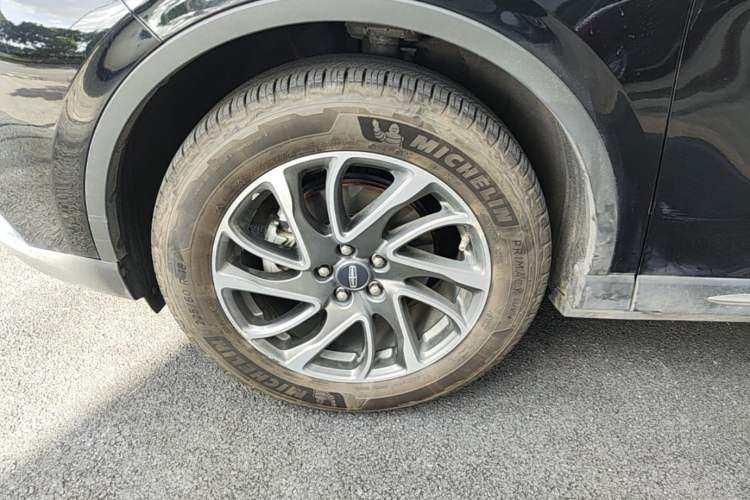 Used Lincoln Corsair 2020 2.0T Two-Wheel Drive Luxury Edition Left Front Wheel Hub
