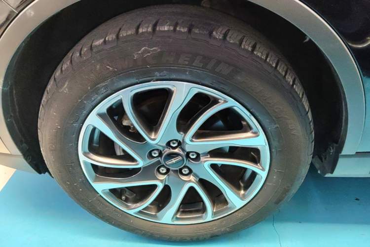 Used Lincoln Corsair 2020 2.0T Two-Wheel Drive Luxury Edition Left Front Wheel Hub