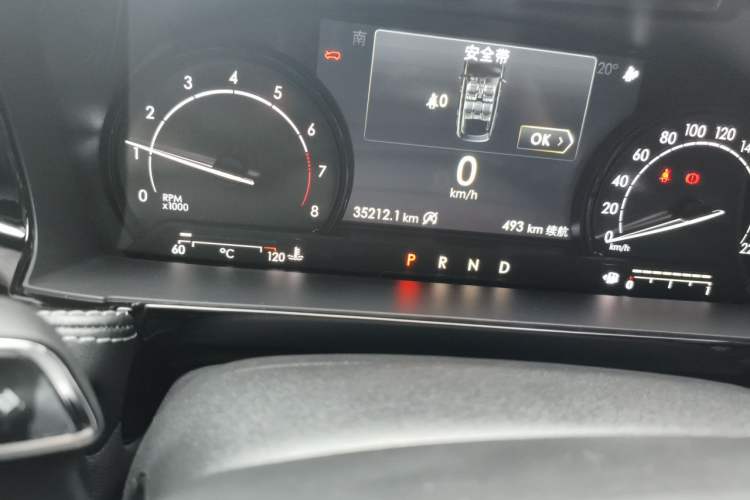 Used Lincoln Corsair 2020 2.0T Two-Wheel Drive Luxury Edition Odometer Close Up