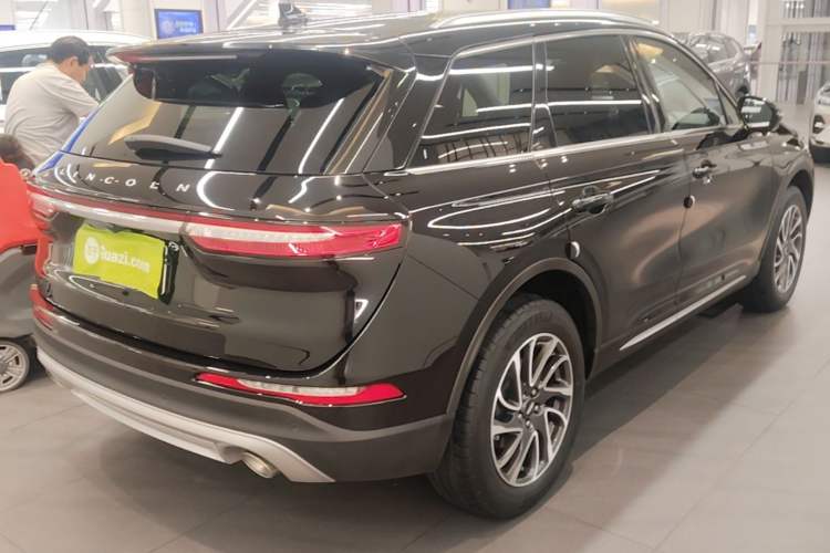 Used Lincoln Corsair 2020 2.0T Two-Wheel Drive Luxury Edition Rear Right 45 Deg