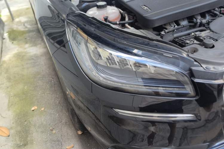 Used Lincoln Corsair 2020 2.0T Two-Wheel Drive Luxury Edition Right Front Headlight