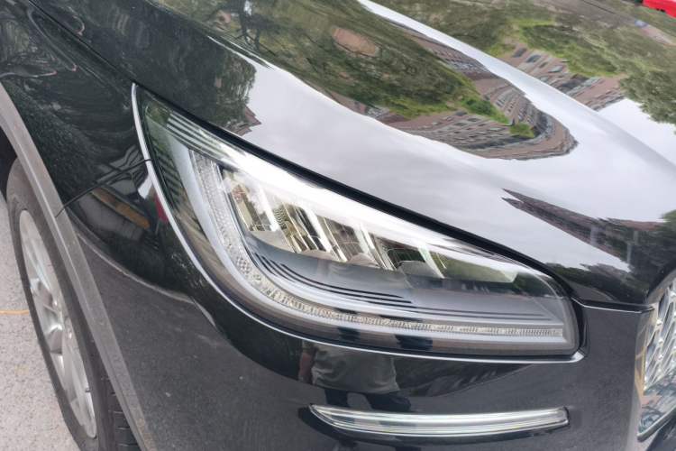 Used Lincoln Corsair 2020 2.0T Two-Wheel Drive Luxury Edition Right Front Headlight