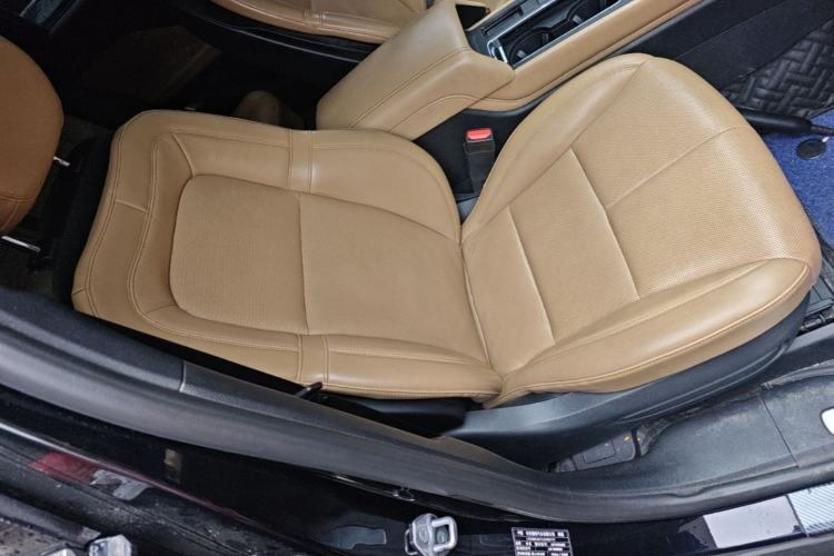 Used Lincoln Corsair 2020 2.0T Four-Wheel Drive Luxury Edition Right Front Seat