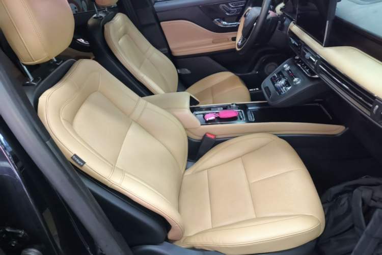 Used Lincoln Corsair 2020 2.0T Two-Wheel Drive Luxury Edition Right Front Seat