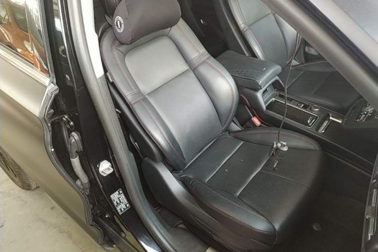 Used Lincoln Corsair 2020 2.0T Two-Wheel-Drive Black Knight Limited Edition Right Front Seat