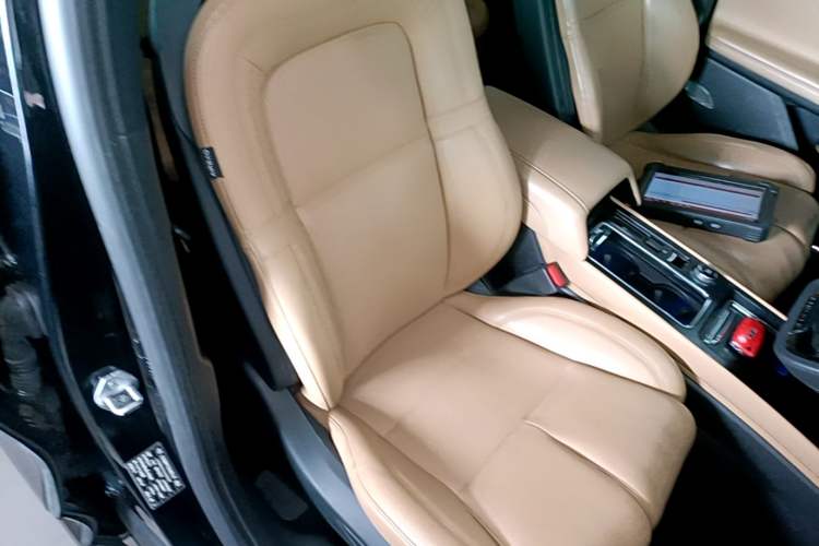 Used Lincoln Corsair 2020 2.0T Four-Wheel Drive Prestige Edition Right Front Seat