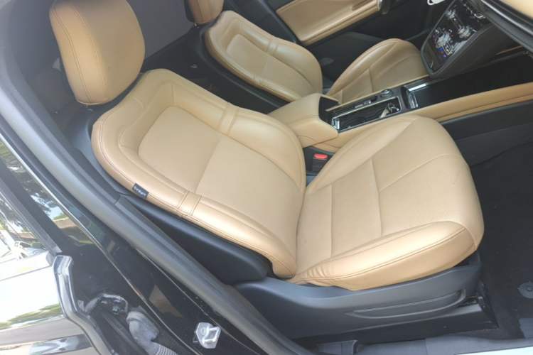 Used Lincoln Corsair 2020 2.0T Two-Wheel Drive Luxury Edition Right Front Seat