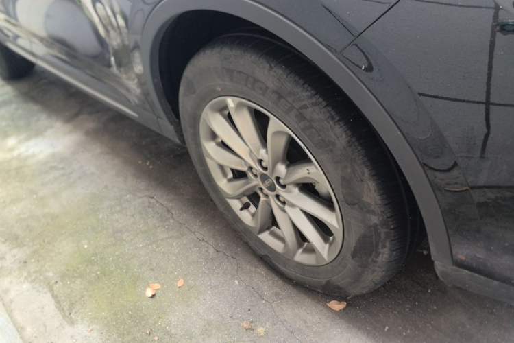Used Lincoln Corsair 2020 2.0T Two-Wheel Drive Luxury Edition Right Front Wheel Hub