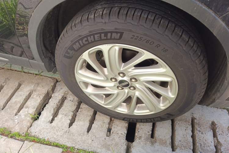 Used Lincoln Corsair 2020 2.0T Two-Wheel Drive Zunyue Edition Right Front Wheel Hub