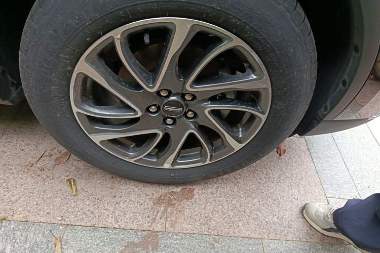 Used Lincoln Corsair 2020 2.0T Two-Wheel Drive Luxury Edition Right Front Wheel Hub