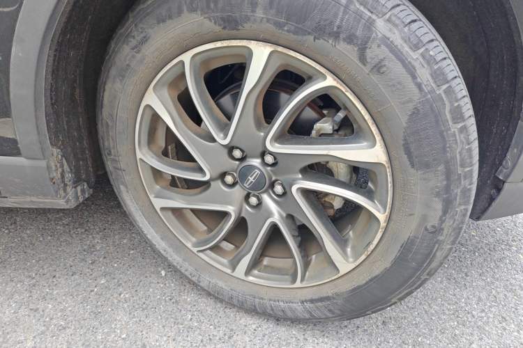 Used Lincoln Corsair 2020 2.0T Two-Wheel Drive Luxury Edition Right Front Wheel Hub