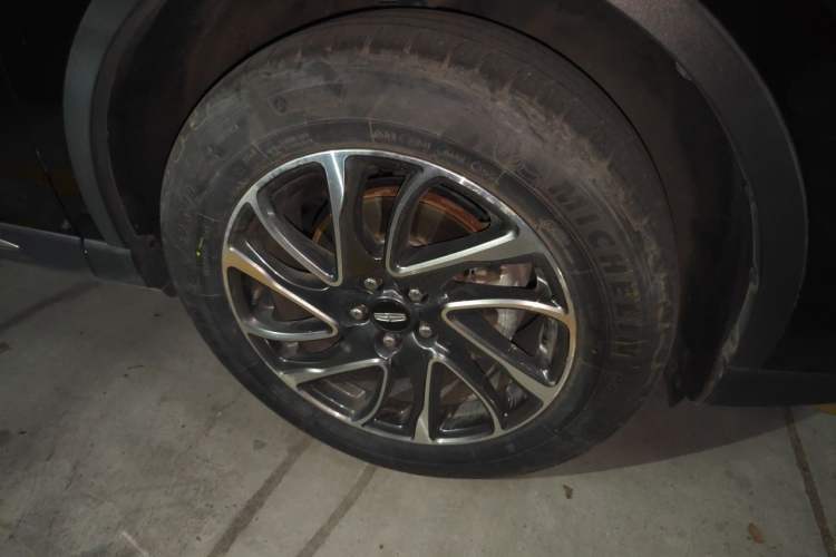Used Lincoln Corsair 2020 2.0T Two-Wheel Drive Luxury Edition Right Front Wheel Hub