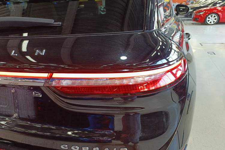 Used Lincoln Corsair 2020 2.0T Four-Wheel Drive Prestige Edition Right Rear Taillight
