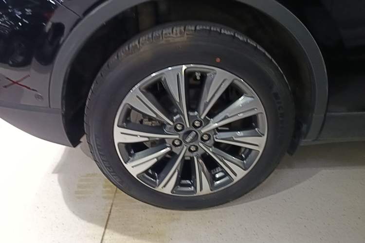 Used Lincoln Corsair 2020 2.0T Four-Wheel Drive Prestige Edition Right Rear Wheel Hub