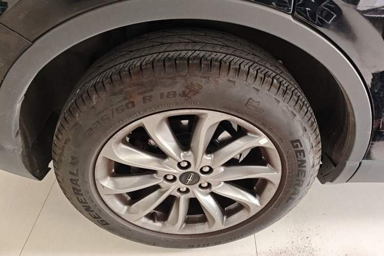 Used Lincoln Corsair 2020 2.0T Two-Wheel Drive Luxury Edition Right Rear Wheel Hub
