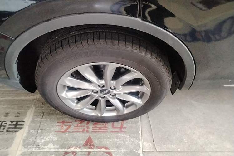 Used Lincoln Corsair 2020 2.0T Two-Wheel Drive Luxury Edition Right Rear Wheel Hub