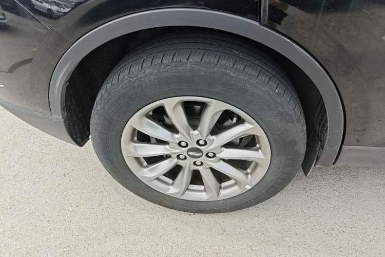 Used Lincoln Corsair 2020 2.0T Two-Wheel Drive Luxury Edition Right Rear Wheel Hub