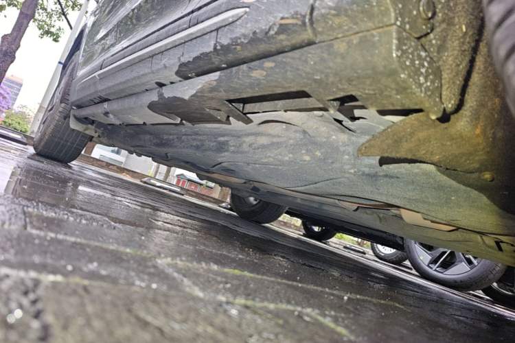 Used Lincoln Corsair 2020 2.0T Four-Wheel Drive Luxury Edition Right Side Sill