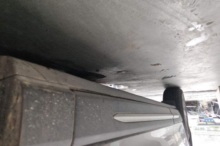 Used Lincoln Corsair 2020 2.0T Two-Wheel Drive Luxury Edition Right Side Sill