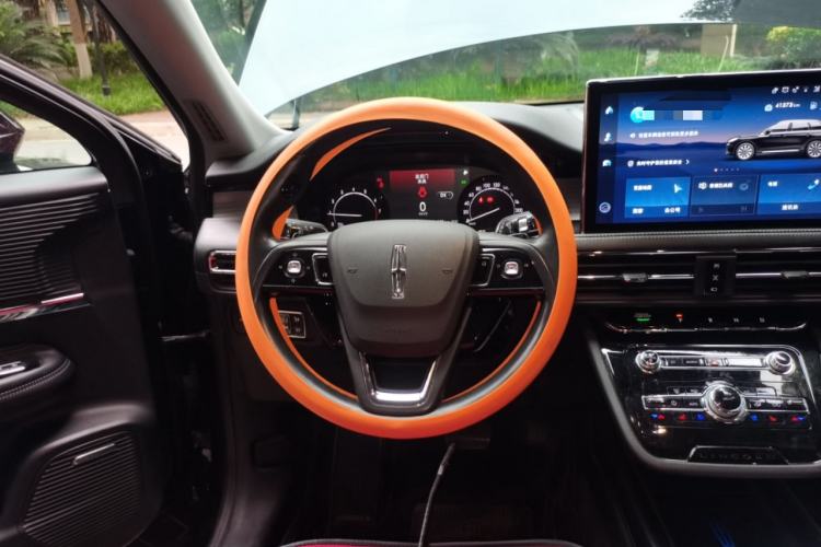 Used Lincoln Corsair 2020 2.0T Two-Wheel Drive Luxury Edition Steering Wheel
