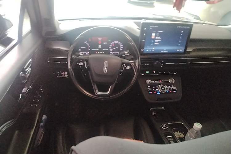 Used Lincoln Corsair 2020 2.0T Two-Wheel Drive Luxury Edition Steering Wheel
