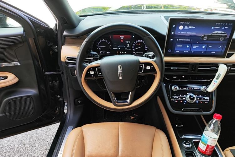 Used Lincoln Corsair 2020 2.0T Two-Wheel Drive Luxury Edition Steering Wheel