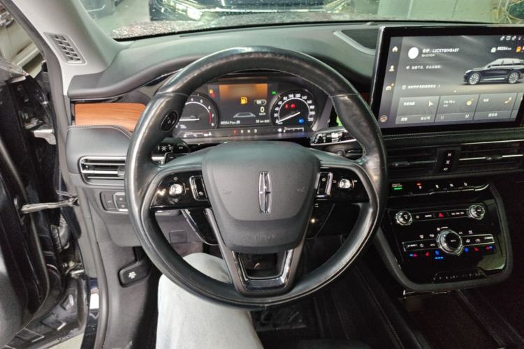 Used Lincoln Corsair 2020 2.0T Two-Wheel Drive Luxury Edition Steering Wheel
