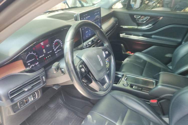 Used Lincoln Corsair 2020 2.0T Two-Wheel Drive Luxury Edition Steering Wheel