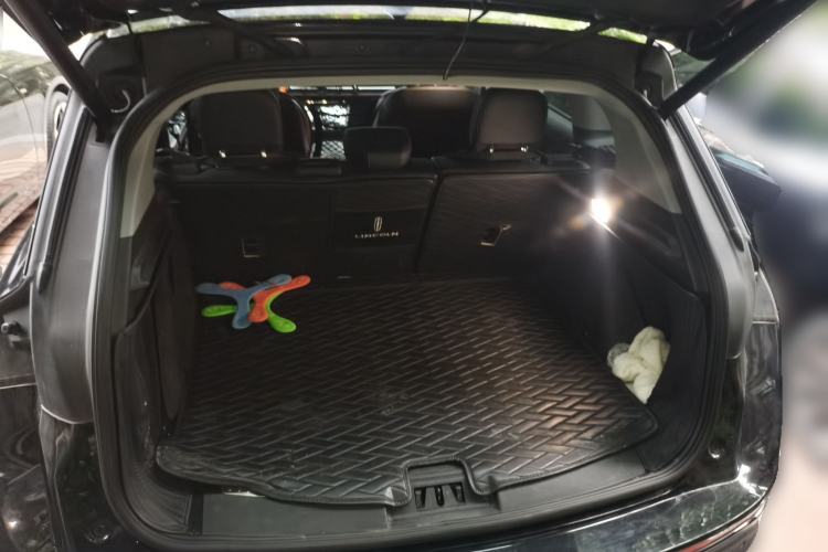 Used Lincoln Corsair 2020 2.0T Two-Wheel Drive Luxury Edition Trunk