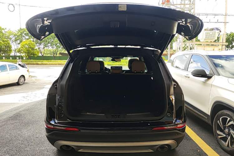 Used Lincoln Corsair 2020 2.0T Two-Wheel Drive Luxury Edition Trunk