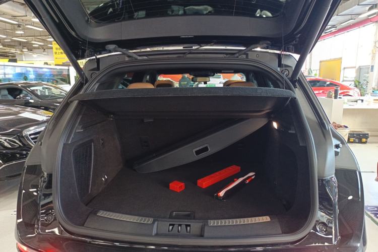 Used Lincoln Corsair 2020 2.0T Four-Wheel Drive Prestige Edition Trunk