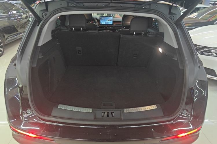 Used Lincoln Corsair 2020 2.0T Four-Wheel Drive Prestige Edition Trunk
